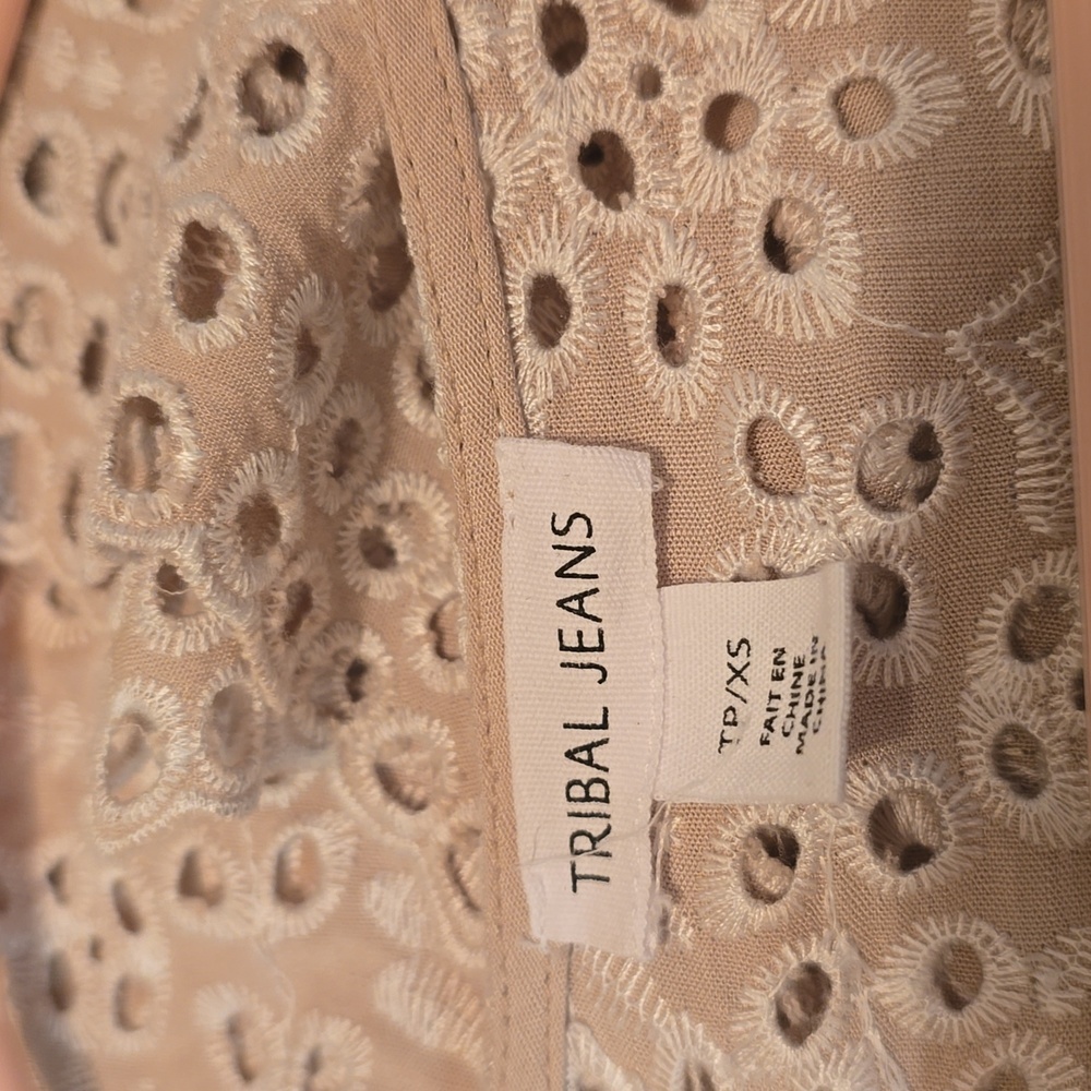 Tribal Jeans Short Sleeve Tan Eyelet Top XS - Picture 3 of 3